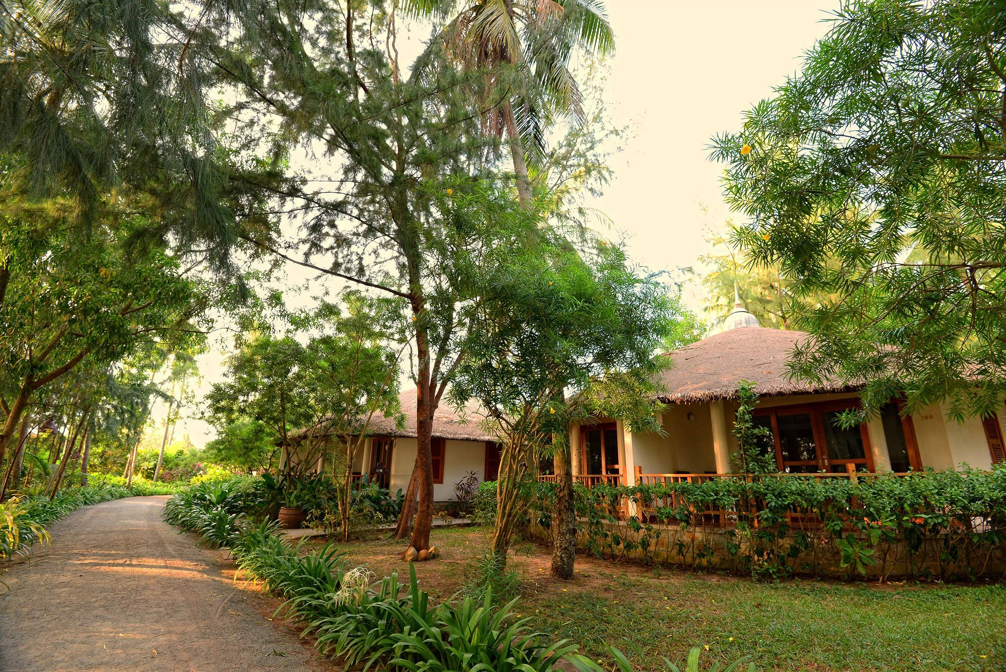 Nataya Round House Coral Bay Resort Kampot Buitenkant foto