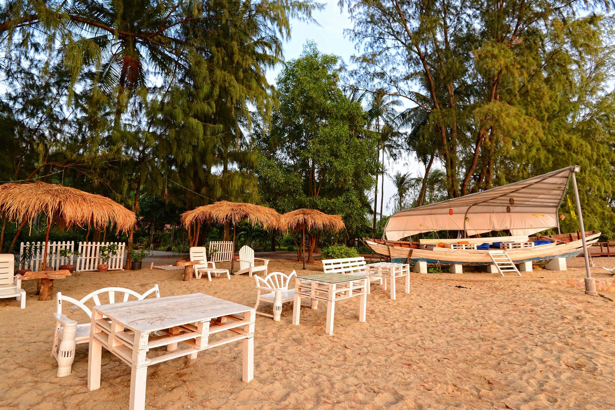 Nataya Round House Coral Bay Resort Kampot Buitenkant foto