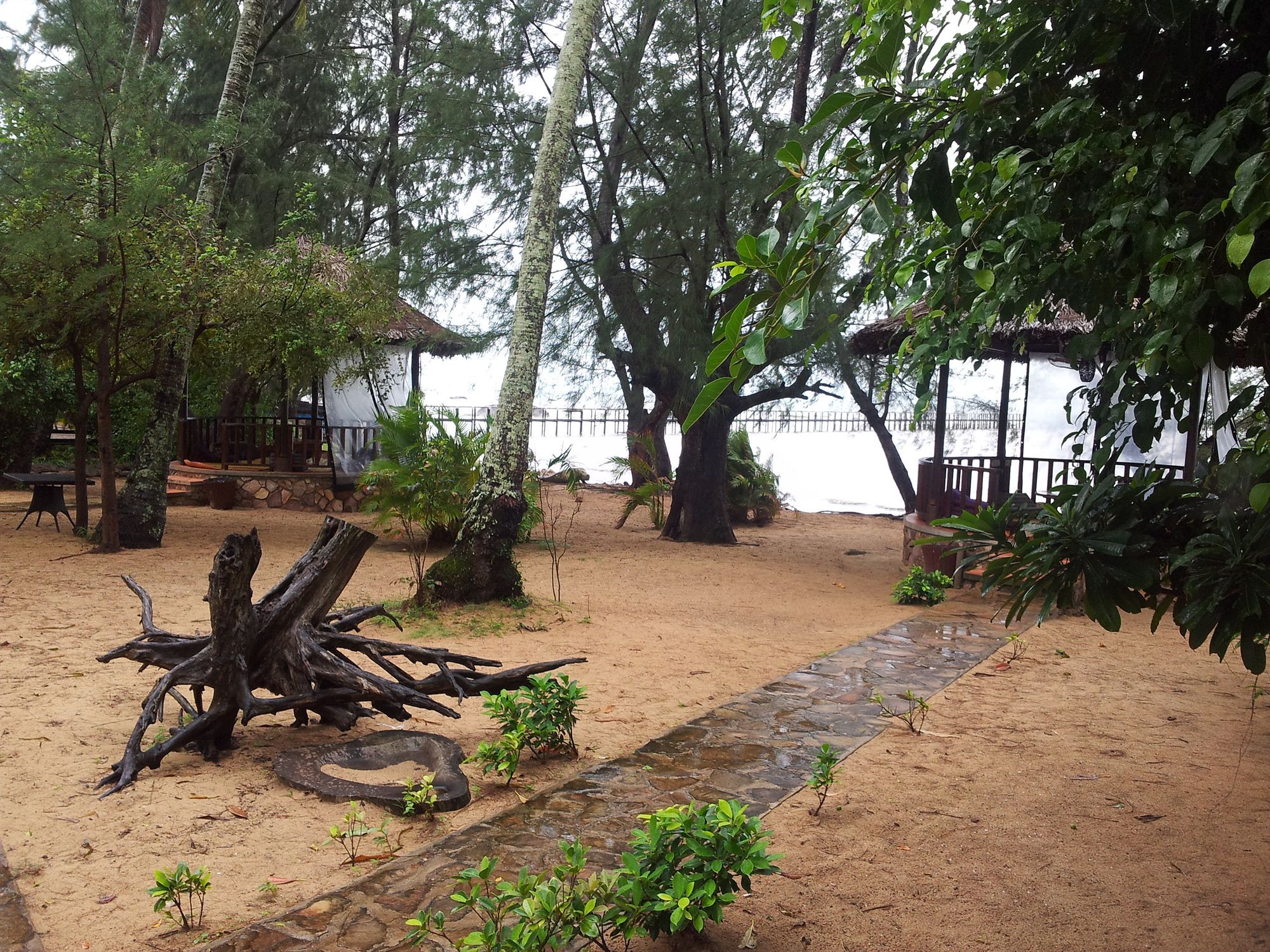 Nataya Round House Coral Bay Resort Kampot Buitenkant foto